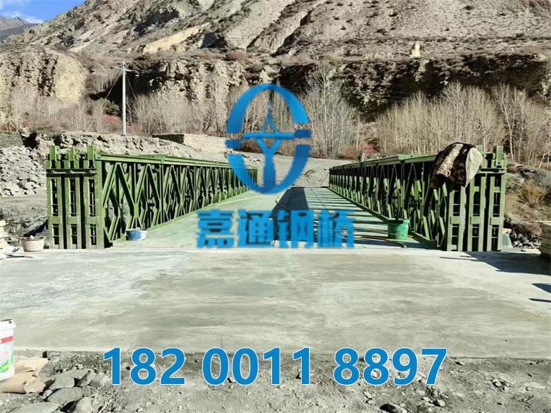 西藏24米200型貝雷鋼橋安裝完畢。